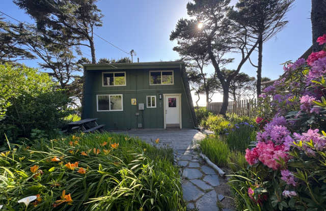 Beautiful Ocean Front Home in Seal Rock! photos photos Beautiful Ocean Front Home in Seal Rock! photos photos