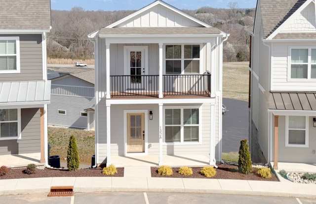 Spacious 3-Bedroom Townhome at Highbury | Modern Living Near Tennessee Tech photos photos