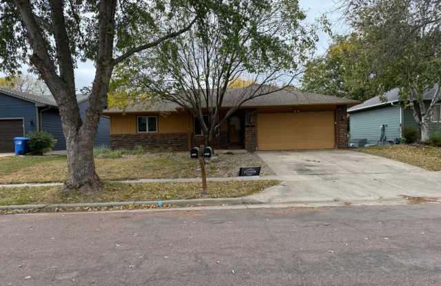 East Side Home for Rent - 2601 South Ascot Avenue, Sioux Falls, SD 57103