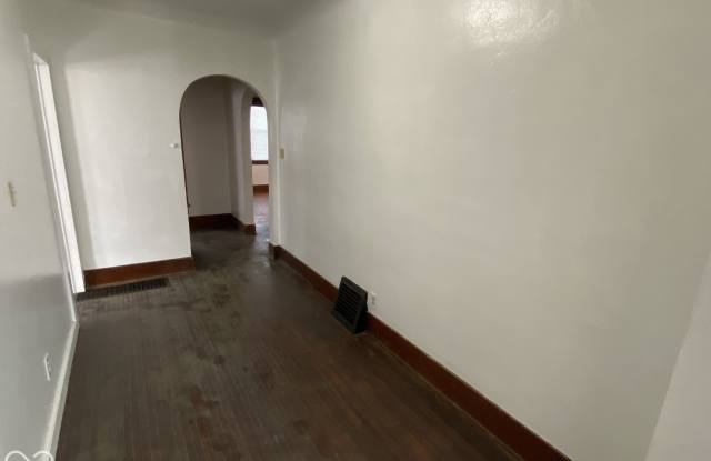 404 S 1st Street Gallery 4