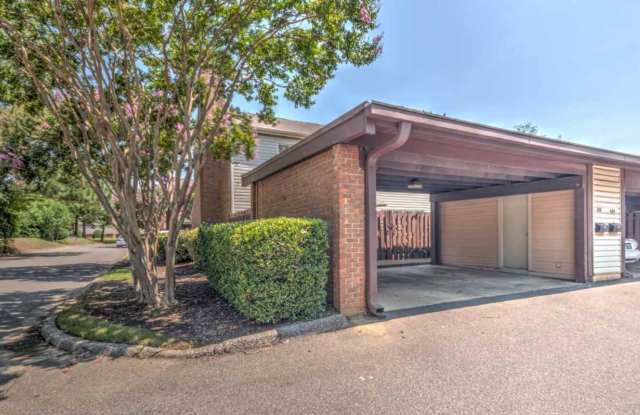 3BD/2BA Townhouse Located in the Heart of East Memphis photos photos