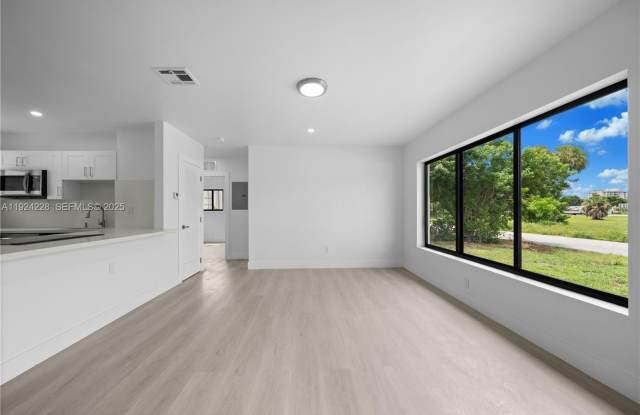 2983 NW 1st St - 2983 Northwest 1st Street, Pompano Beach, FL 33069