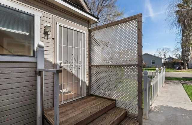 1405 Sacramento St - 1405 Sacramento Street, Escalon, CA 95320