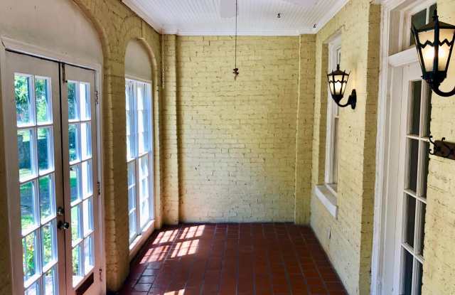 515 Thorn Place Gallery 4
