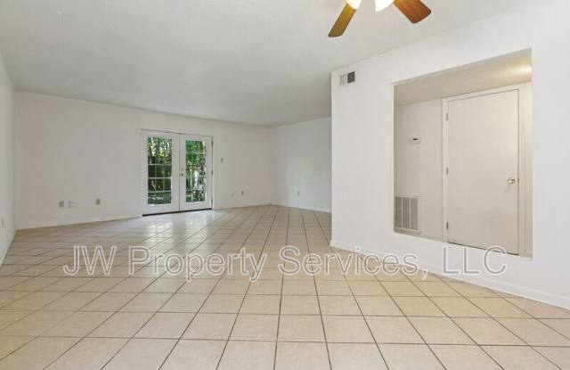 2512-2514 Caswell Ln Gallery 4