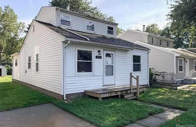 26137 Superior Road Gallery 1