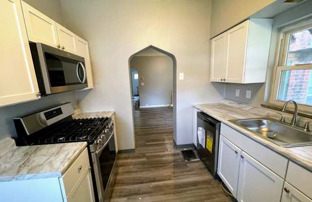 2/3 bed 1 bath - South Oakland, newly updated, central air, washer/dryer photos photos
