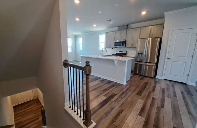 Ready to rent! End-Unit townhome in Olde Towne Subdivision! 3 Stories with a 1 car garage Gallery 3