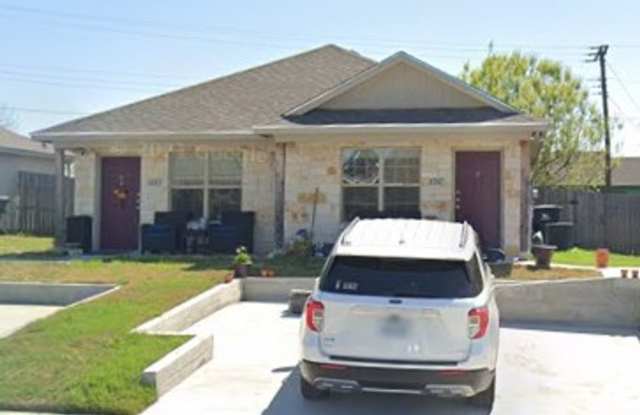 $925 - 1 bedroom Townhome! photos photos