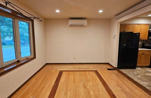 4 BED | 2 BATH | DOUBLE GARAGE | PET NEGOTIABLE Gallery 4
