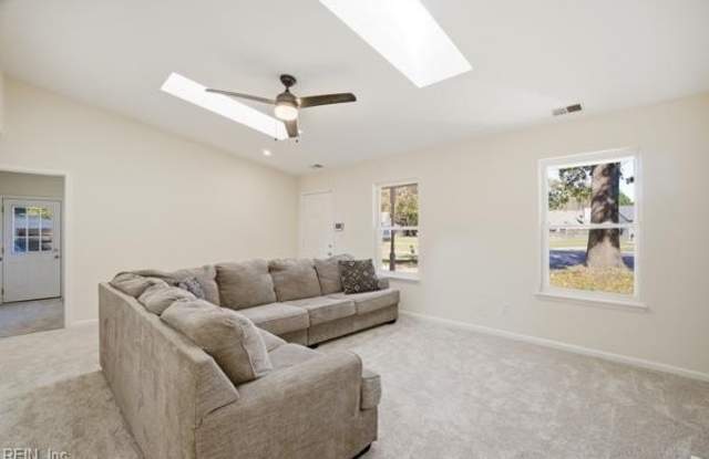 1817 Riddle Avenue Gallery 3