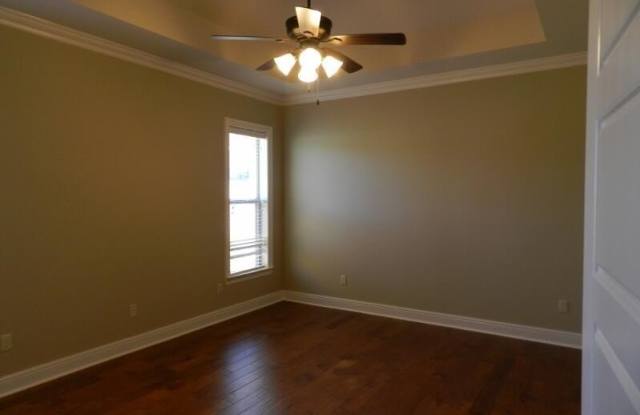 201 Grand Pointe Boulevard Gallery 3