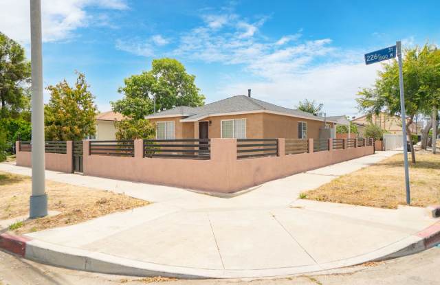 RECENTLY REMODELED, BRIGHT & AIRY 3BR2BA HOUSE ON SPACIOUS CORNER LOT W/ LARGE WRAP AROUND YARD & PATIO AREAS, GATED DRIVEWAY W/  LARGE COVERED CARPORT CLOSE TO SCHOOLS, PARKS, SHOPPING & EASY FREEWAY ACCESS! photos photos