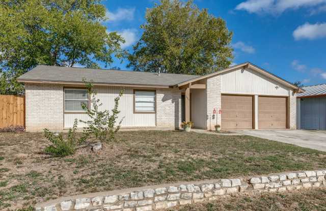 3-BEDROOM HOME IN PIPERS MEADOW - 3901 Pipers Court, San Antonio, TX 78251