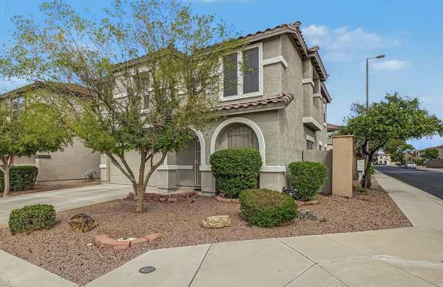 Beautiful 4 Bedroom Gilbert Home Gallery 3