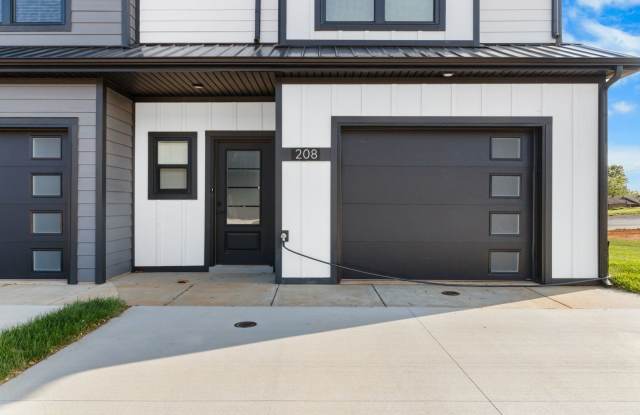 Large 3 Bedroom Condo For Rent in Sango! photos photos