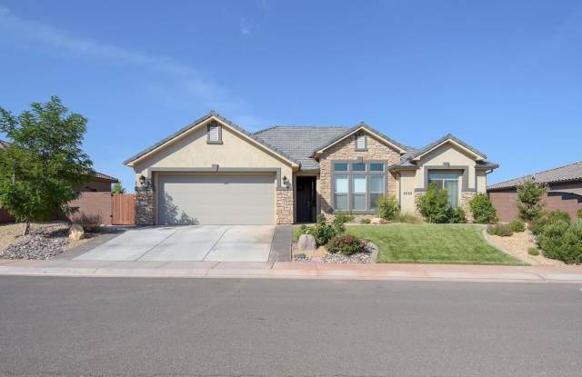 Amazing 3 bedroom, 2 bath home in the Stucki Springs neighborhood! photos photos