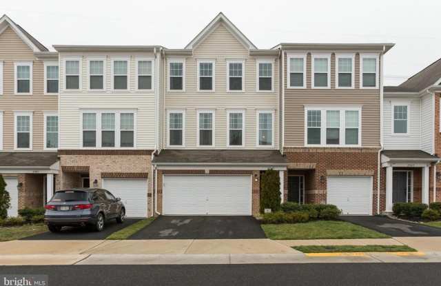 Charming 3BR Townhome in Aldie photos photos