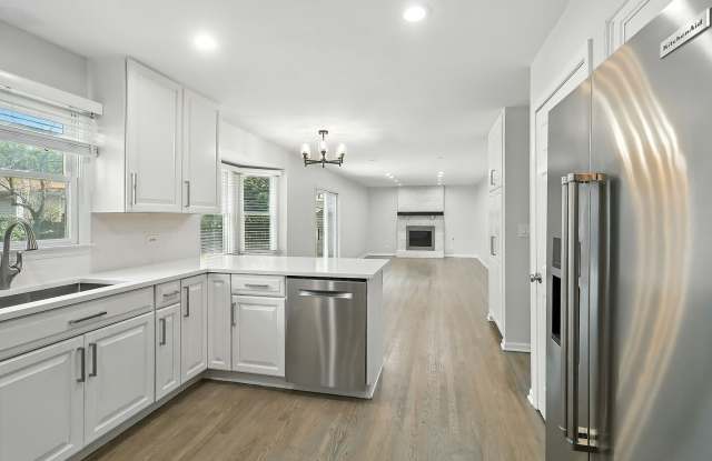 745 Price Ln - 745 Price Lane, Deerfield, IL 60015