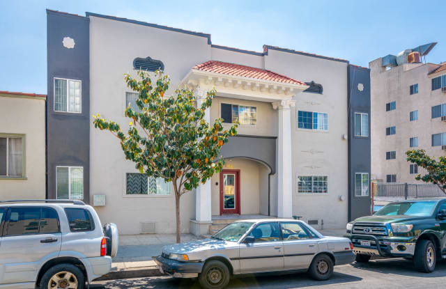 740 S. Carondelet Gallery 2