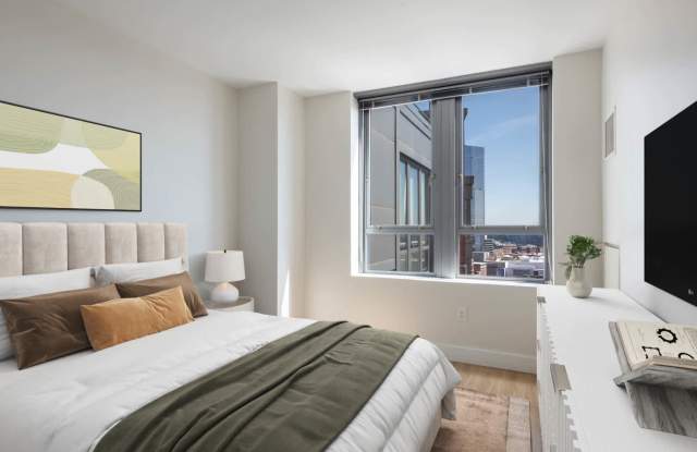 660 Washington Gallery 2