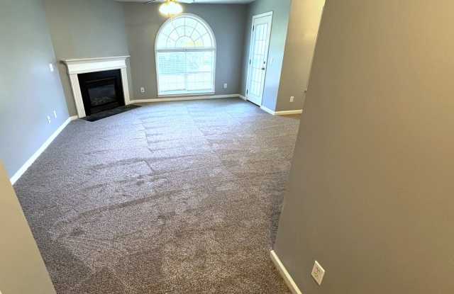 Cozy Greensboro 2 Bedroom 2 Bathroom Condo With Balcony Gallery 4