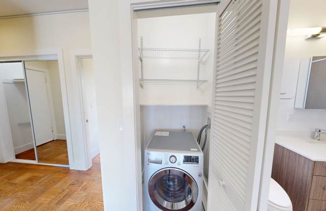 1660 Bay Gallery 4
