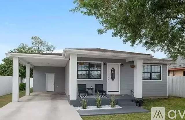 2993 Alameda Dr - 2993 Alameda Drive, Brownsville, TX 78521