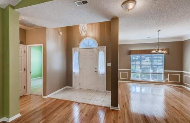 2214 Olde Chantilly Court Gallery 4