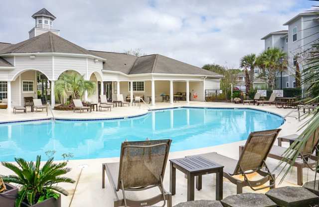 MOVE IN SPECIAL - 50% off First Month's Rent - Lovely 1 BR, 1 BA Condo, Gated Community in the Heart of Mt Pleasant, SC photos photos