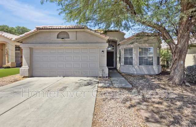 8942 W Holly St photos photos