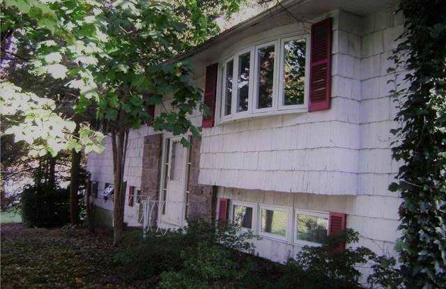 16 Bittersweet Ln - 16 Bittersweet Lane, Glen Cove, NY 11542