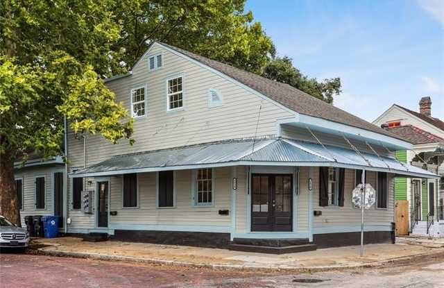 3828 DAUPHINE Street photos photos