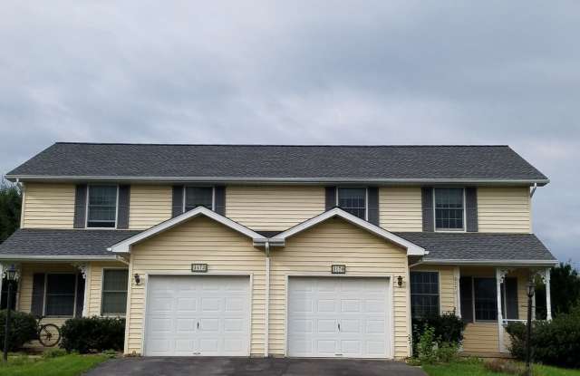 State College 3 bedroom duplex available August! photos photos