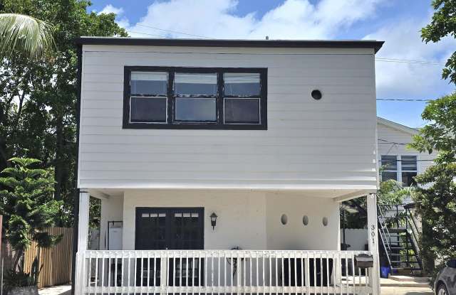 3709 S Olive Avenue photos photos