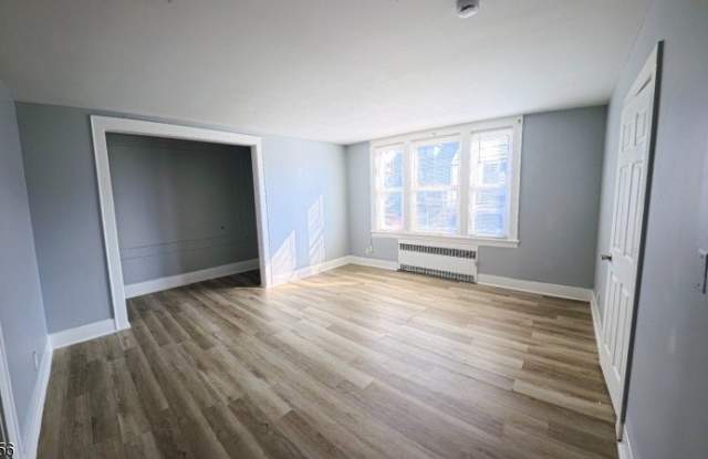 309 Goldsmith Ave Gallery 2