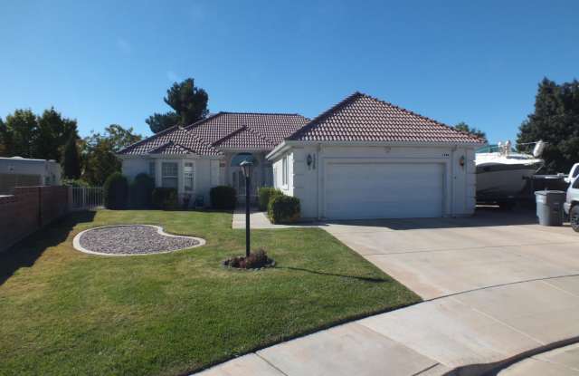 Beautiful dog friendly custom home in St. George photos photos