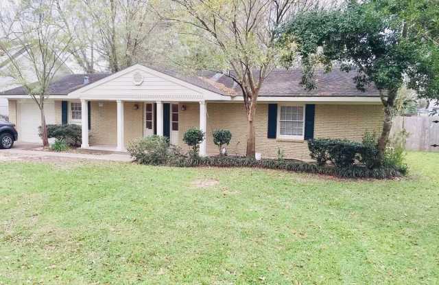 3 Bedroom 2 Bath Brick Home in Lafayette! photos photos
