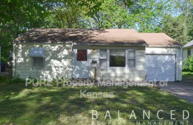 1743 SW Mission Ave - 1743 Southwest Mission Avenue, Topeka, KS 66604