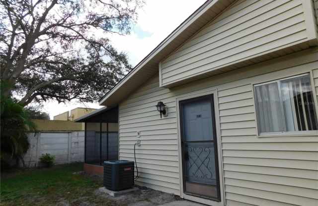 1118 SPRING MEADOW Drive Gallery 1