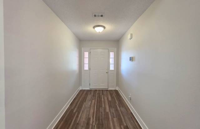 Nicely updated 3BR/2BA Home Gallery 3