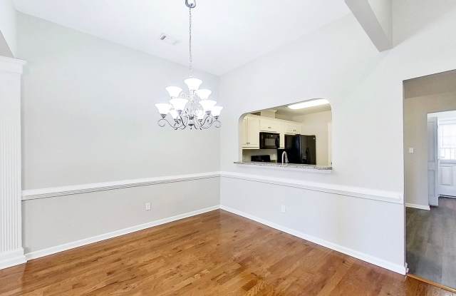 Beautiful Low Maintenance Executive Town Home Close to Gate 2 Fort Gordon Gallery 3