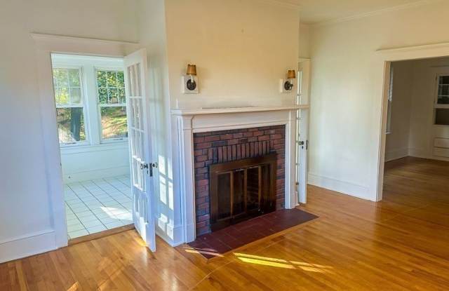 49 Whitman Road Gallery 3