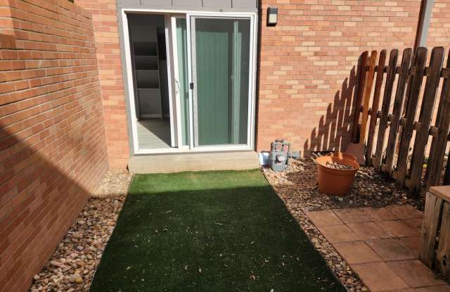 Howes Townhomes photos photos