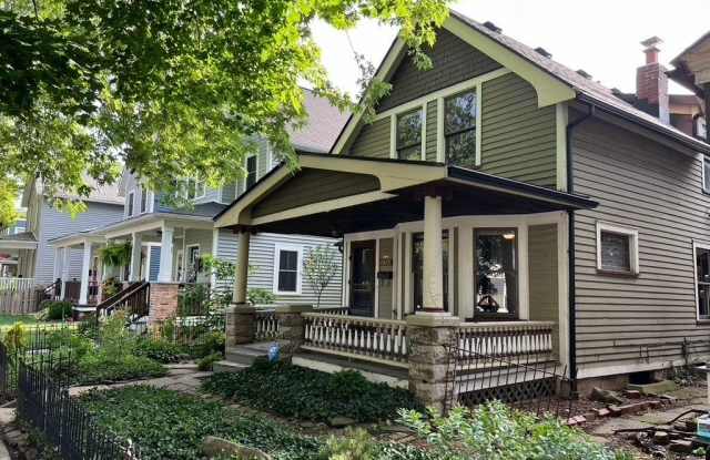 1872 W 47th Street photos photos