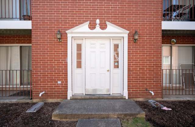 489 Leslie Court Gallery 3