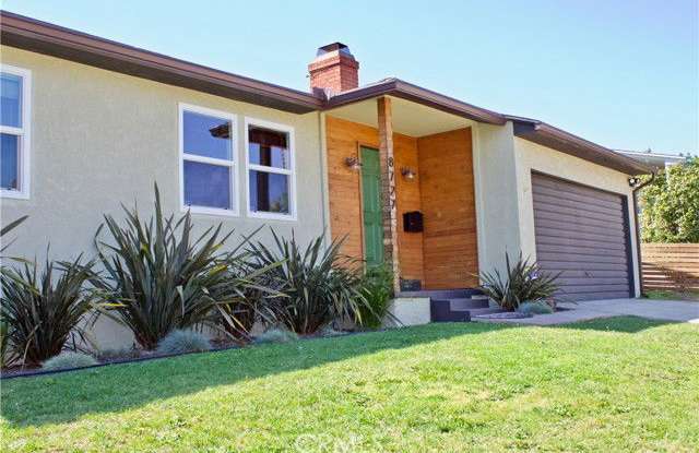 8727 Glider Avenue photos photos