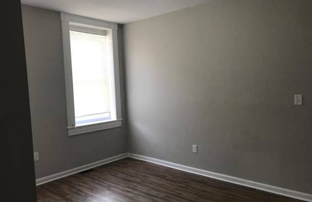 1217 Hollins St Unit 1 Gallery 4