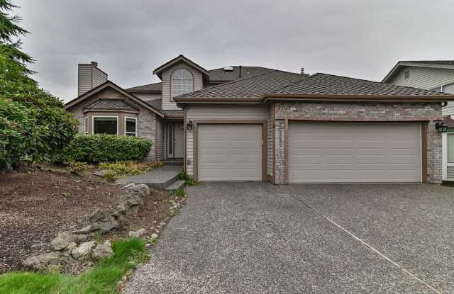 Beautiful 3 Bed 2.5 Bath + Den Home in Kent - 20331 96th Avenue South, Kent, WA 98031
