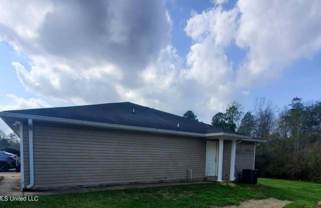 4 Ivy Cove lot: B - 4 Ivy Cove, Stone County, MS 39561